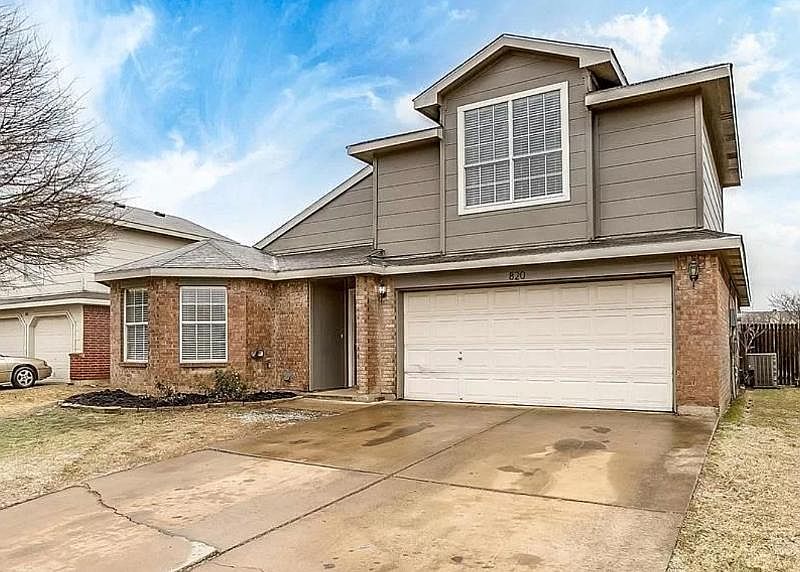 1st image of 820 Meadowlark Dr