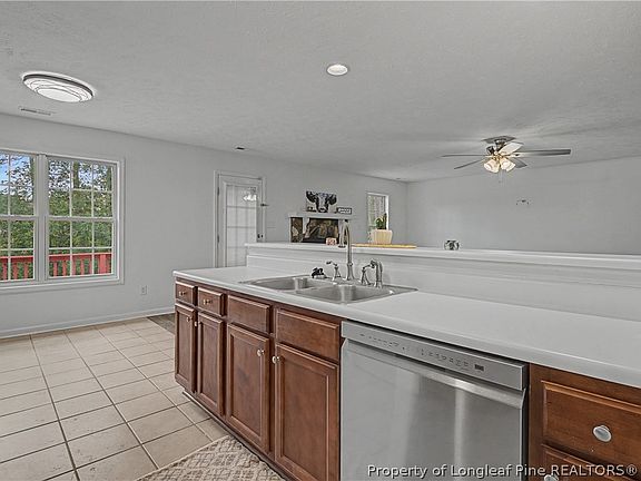 5th image of 212 Finch Rd