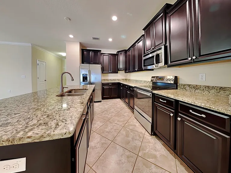 11020 Whittney Chase Dr — Photo 3