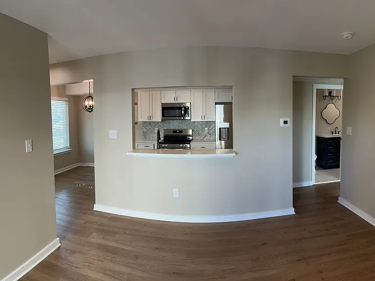 Passthrough and breakfast bar.