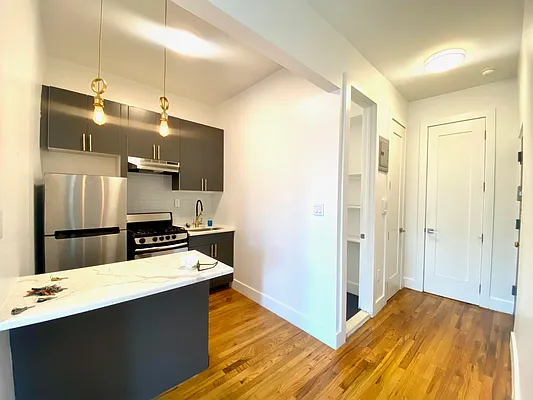 Rented by Lang Realty LLC | media 2