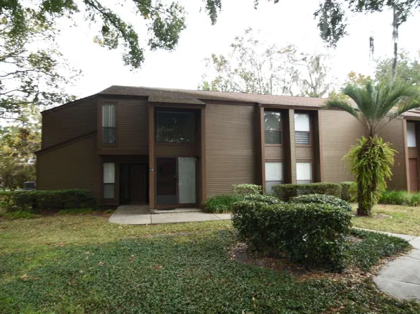 11 Surrey Ct, Palm Coast, FL 32137