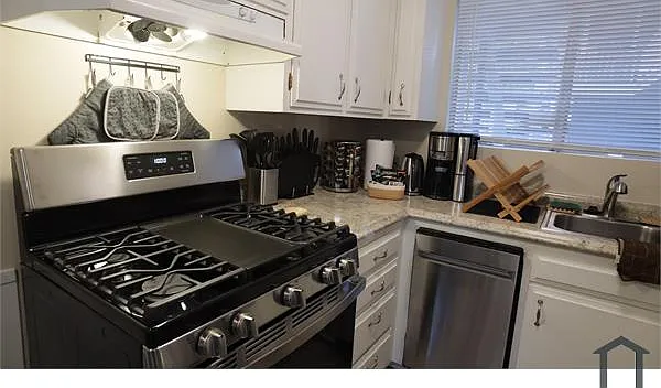 3809 Buell St #B — Photo 5