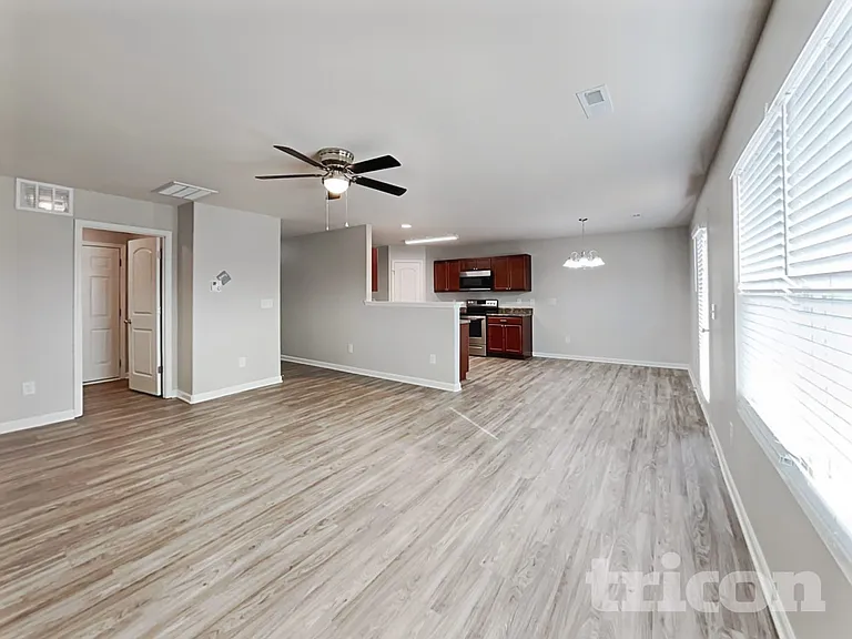 4114 Vershire Ave — Photo 2