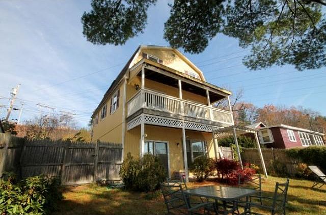 1st image of 8 Trestle Ln