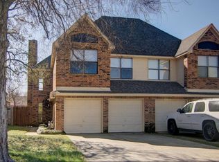 1251 W Hudgins St, Grapevine, TX 76051