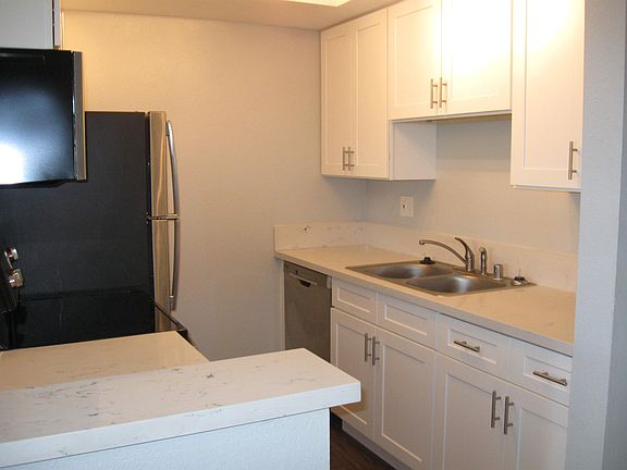 5th image of 640 W Lincoln Ave #7bxgskm71