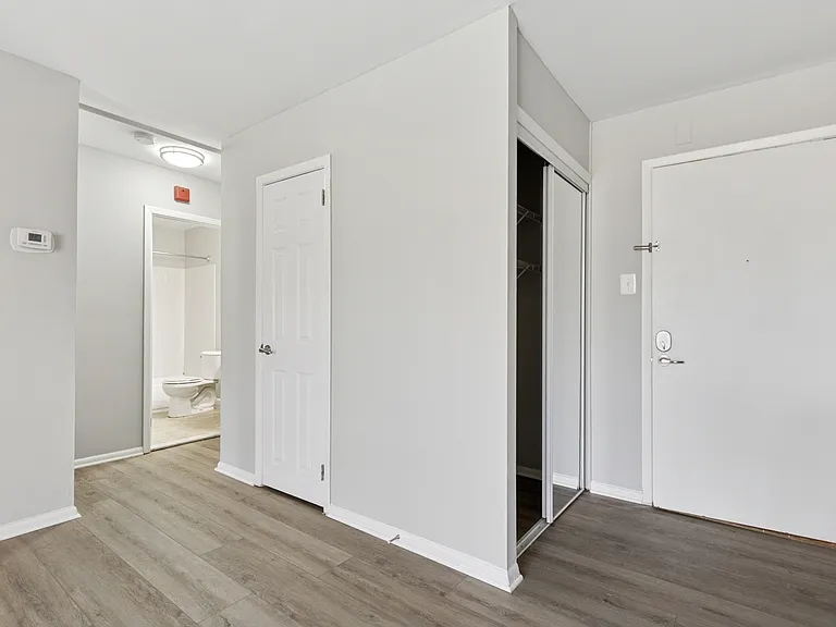 450 Green Apartments — Photo 6