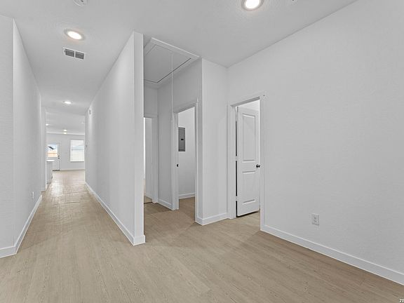 2nd image of 192 Juanita Way