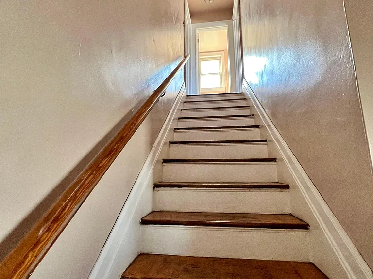 726 Woodlawn Ave — Photo 17