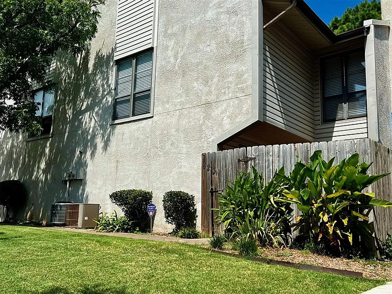 823 Cardinal Creek Blvd — Photo 14