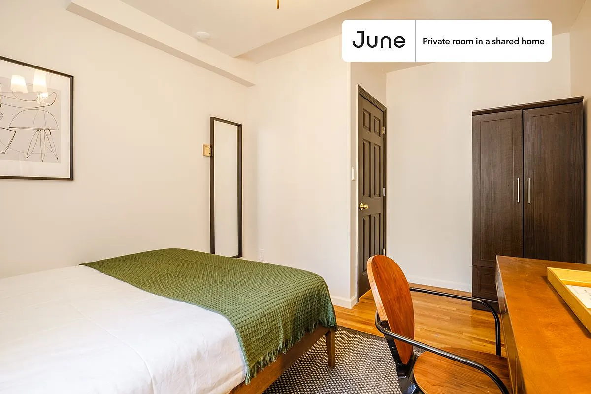 Queen bedroom in 5 bed/2 bath home in East Village #145 B — Photo 3