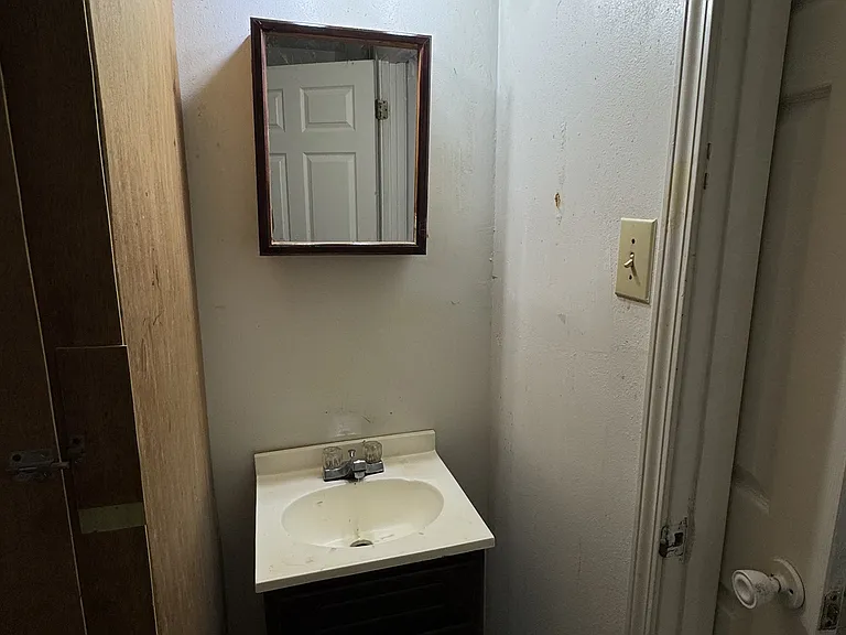 603 Winona St #B — Photo 5