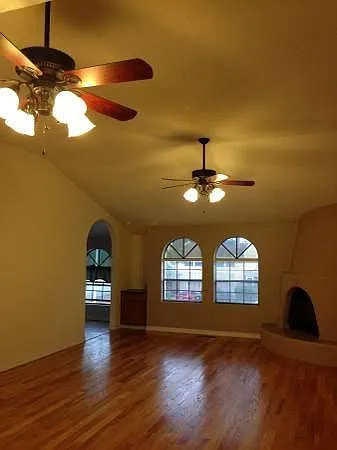 Building Photo - 5444 Overlook Dr NE
