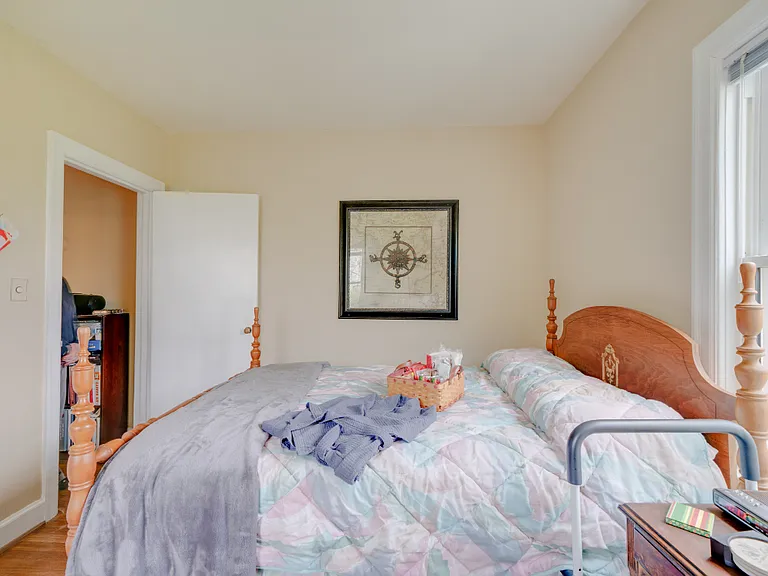 Back bedroom