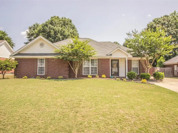 193 Homewood Dr, Millbrook, AL 36054