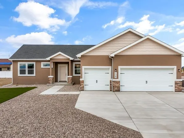 729 E Campbell Ln, Pueblo West, CO 81007