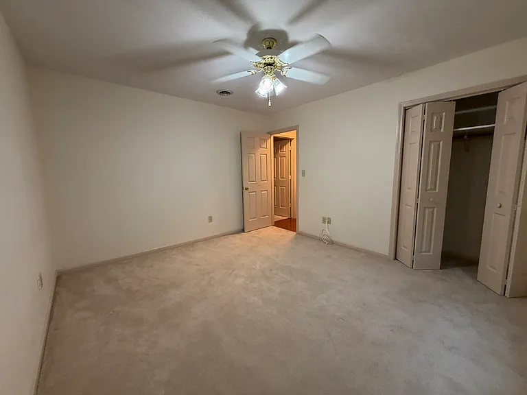 5206 Meadow Creek Dr — Photo 22