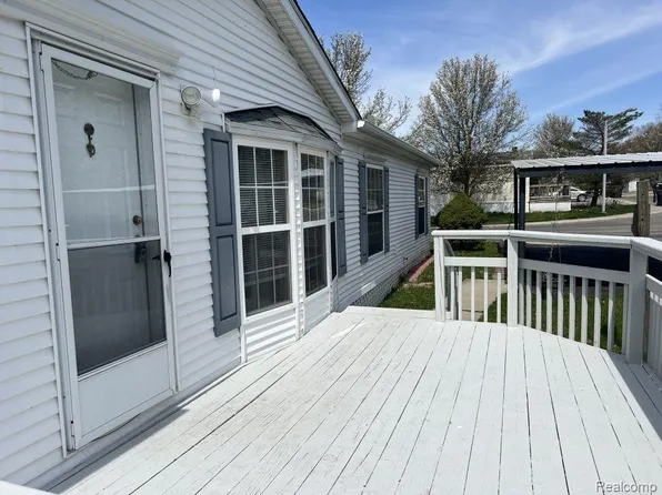 359 Shummard Br, Oxford, MI 48371