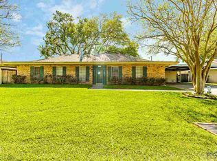 241 Twin Oaks Dr, Raceland, LA 70394
