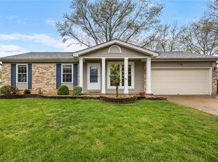 1125 Summit Meadows Dr, Fenton, MO