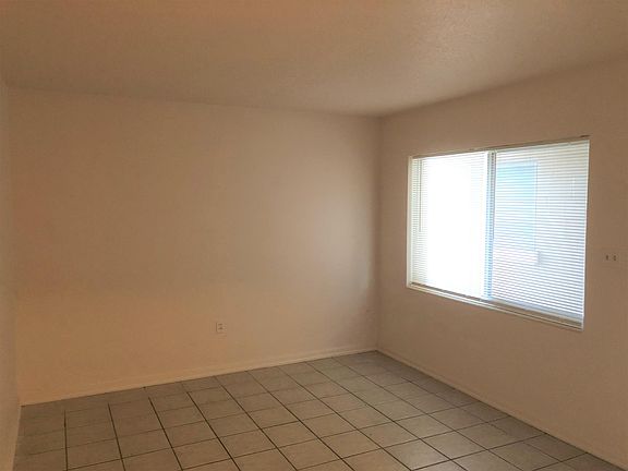 5th image of 1209 SE 6th St