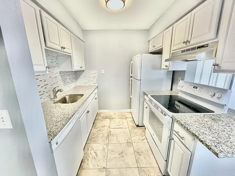 5995 W Hampden Ave #F10 — Photo 5