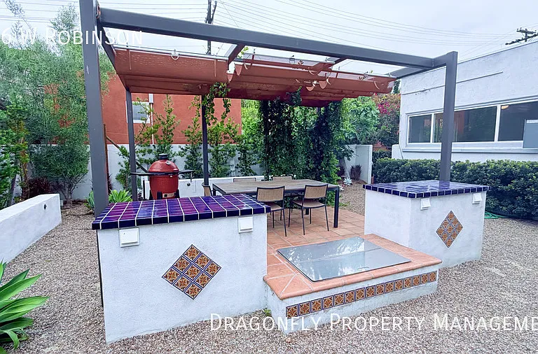 236 W Robinson Ave — Photo 23