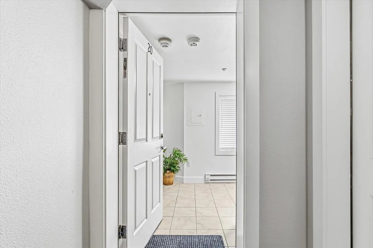 Studio, 460 sqft, $1,150 — Photo 4