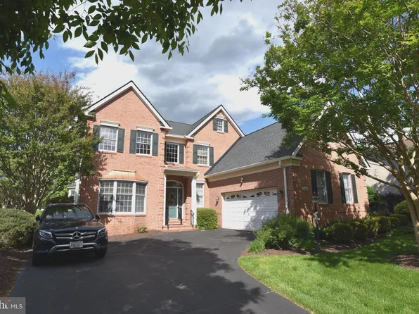 43464 Foxgrove Ct, Ashburn, VA 20147