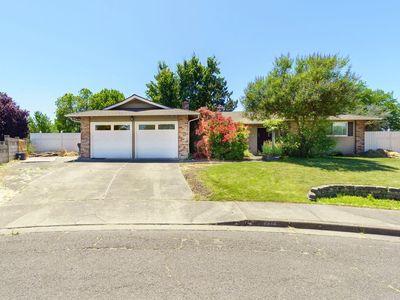 2201 Arctic Cir, Medford, OR, 97504