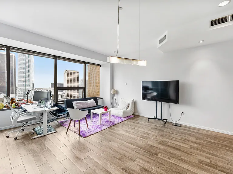 1100 Wilshire Blvd #2607 — Photo 5