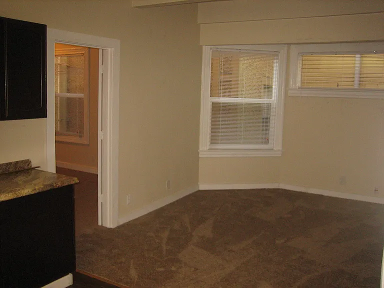 2109 NW Northrup St #3 — Photo 5