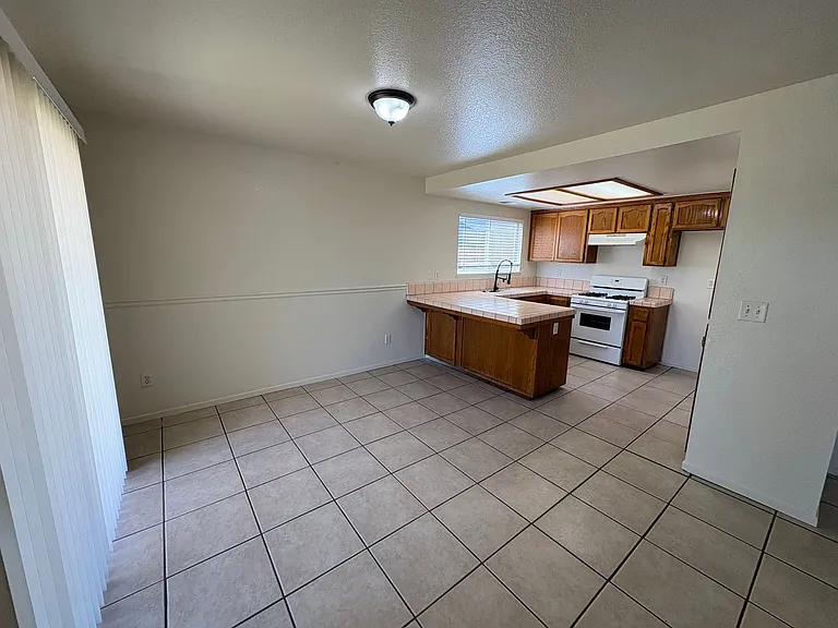 1257 W Olema Cir — Photo 9