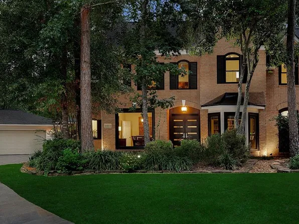 7 Magnolia Shadows Place, The Woodlands, TX 77382