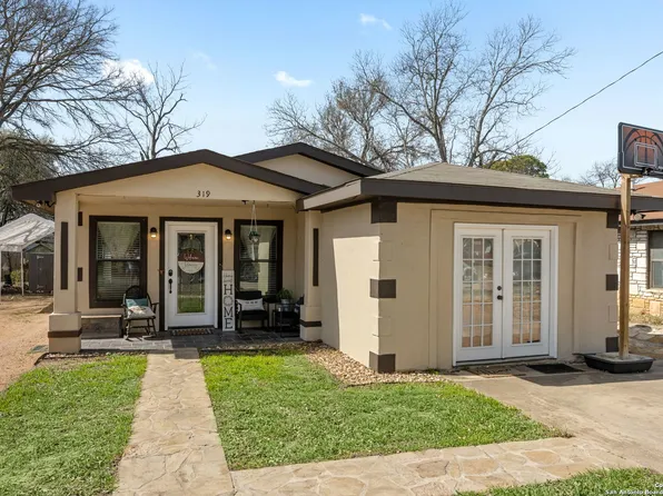 319 Pearl St, Kerrville, TX 78028