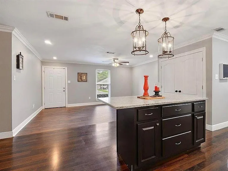 5150 Parkin Ave — Photo 4