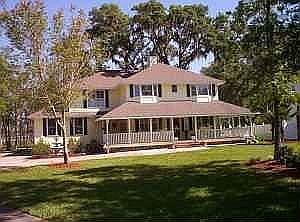 Lakedge Drive
