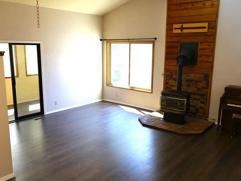 327 Marlon St — Photo 5