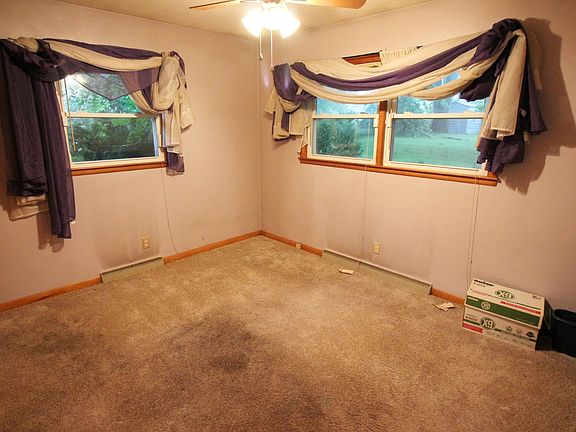 2nd image of 100 Miller Ave