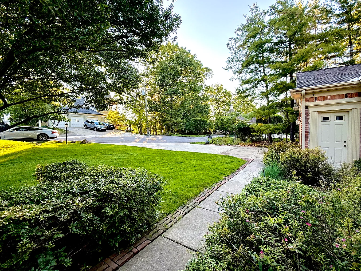 4 bed, 2317 sqft, $4,500 — Photo 4