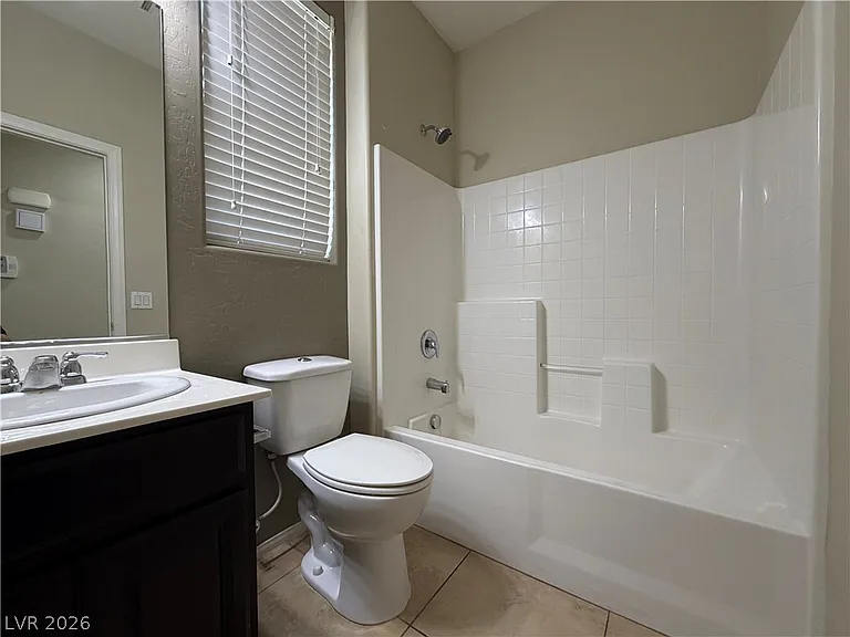 8323 Rygate Ave — Photo 8