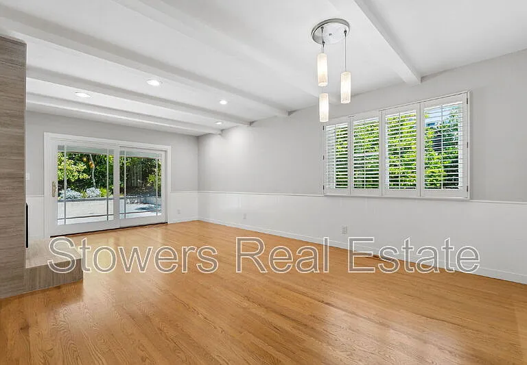 1099 Larch Ave — Photo 12