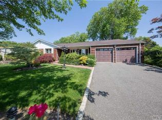 11 Tanwood Dr, Massapequa, NY 11758