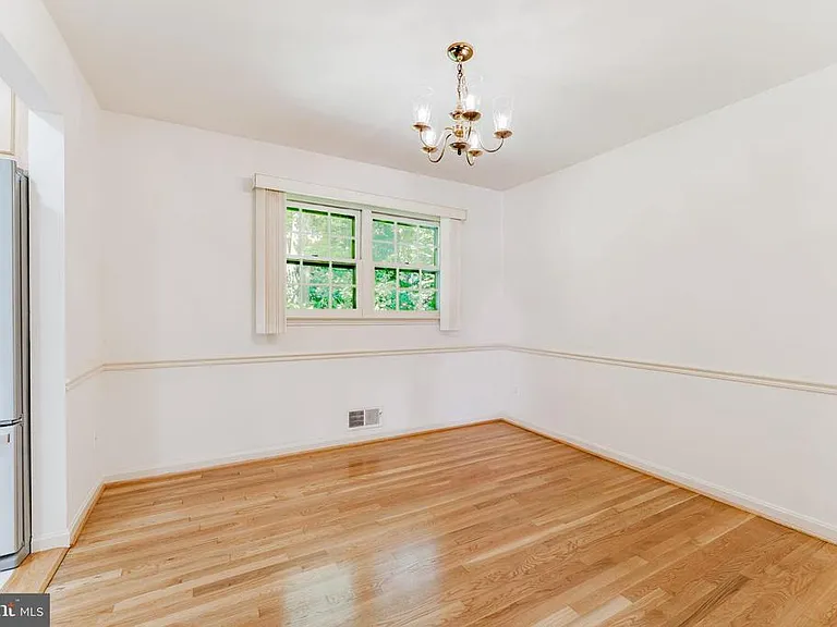 5683 Ravenel Ln — Photo 5