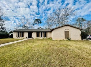 2403 Hillsdale Rd, Picayune, MS 39466