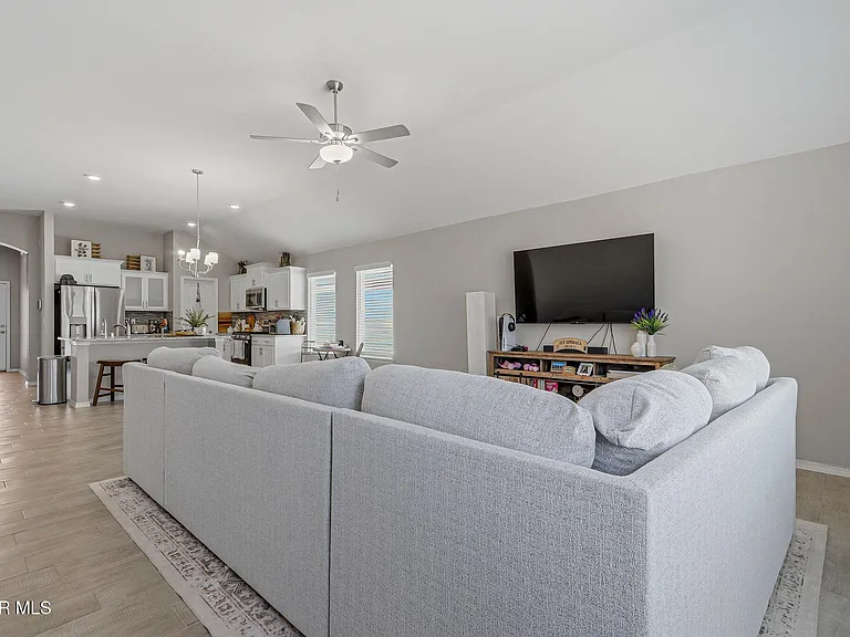 13977 Margaret Ponce Ave — Photo 9