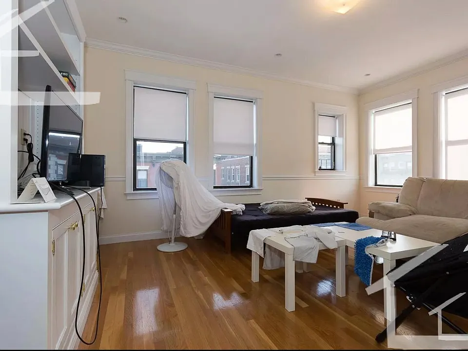 74 Quint Ave #22