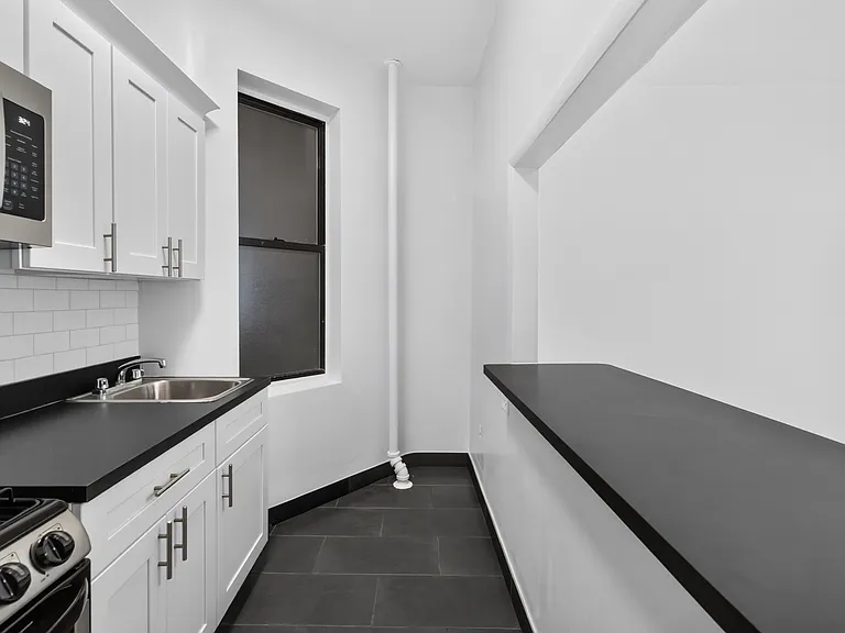 2731 Broadway #3D — Photo 6