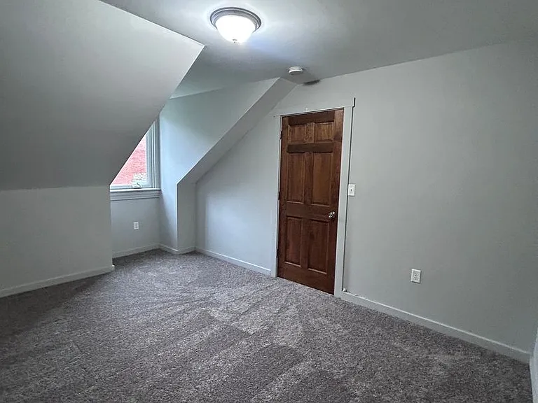 2240 Wilson Ave — Photo 22